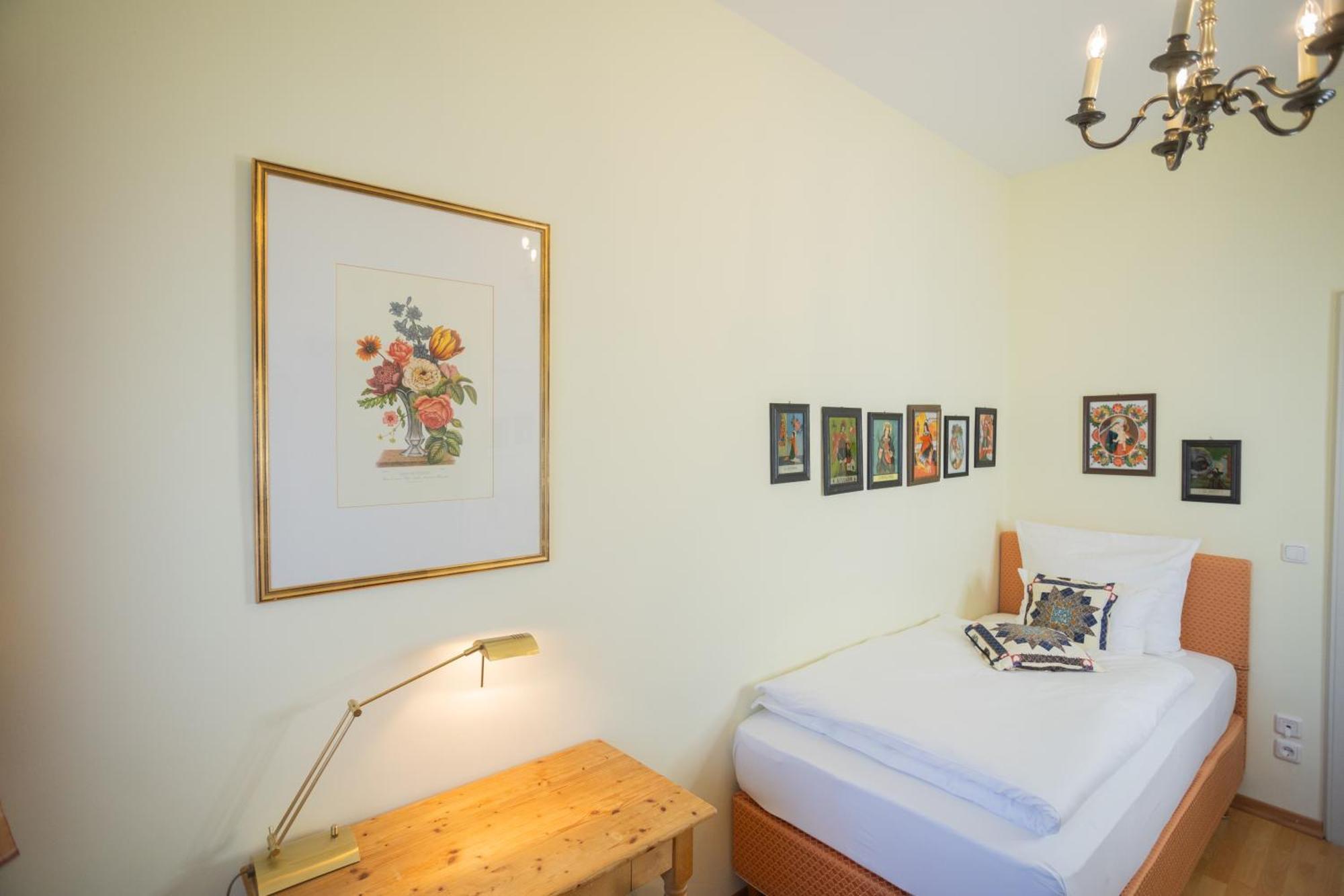 Gaestehaus Englischer Garten Hotel *